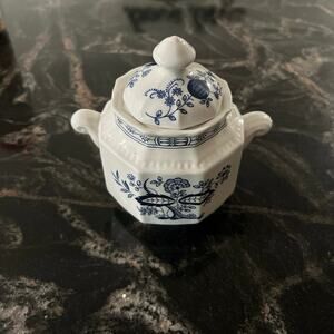 ─୨ৎ─ KENSINGTON BLUE CONVENTRY SUGAR BOWL (2C-168)